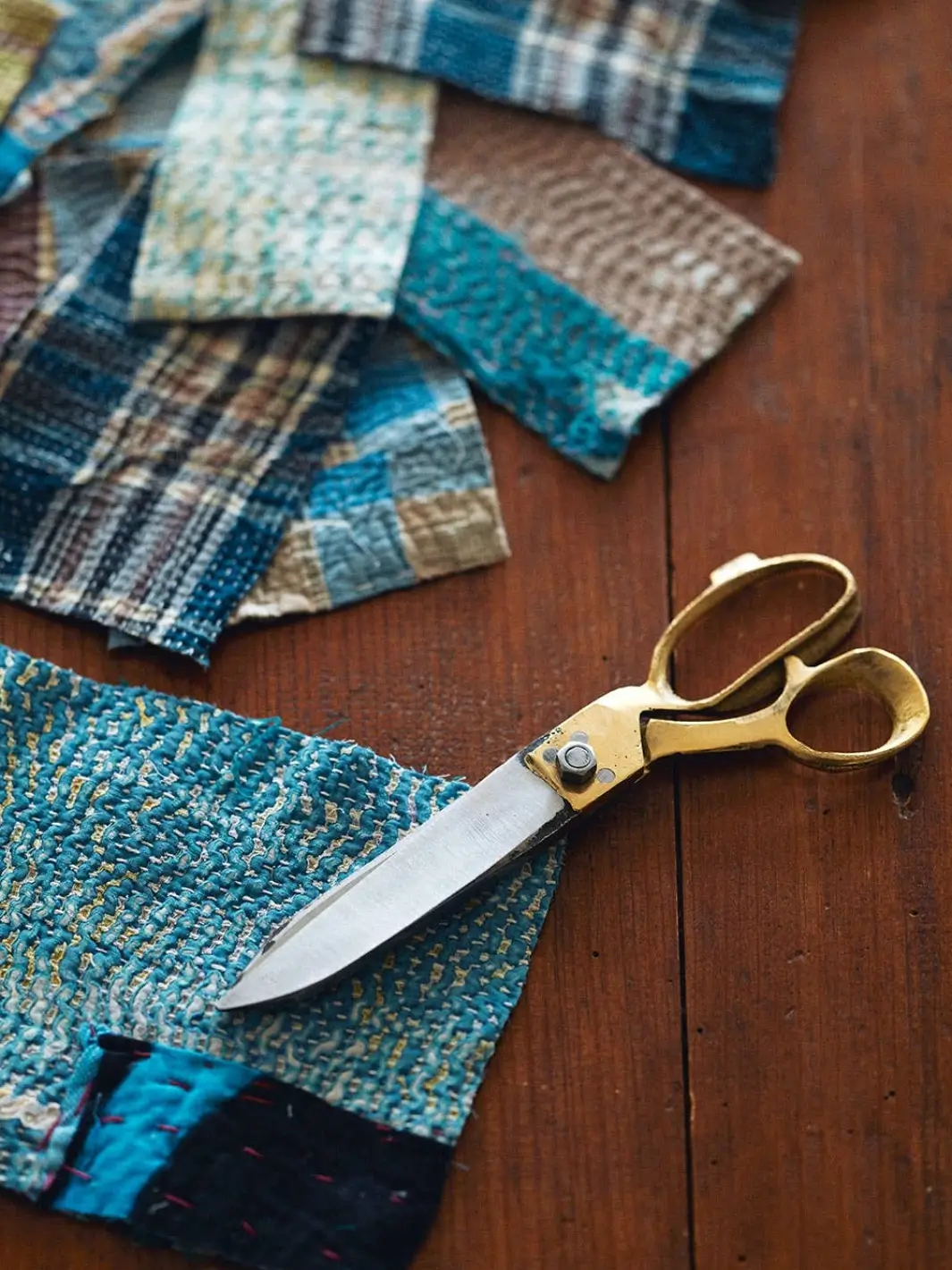 Brass Handle Scissors (L) - Image 2