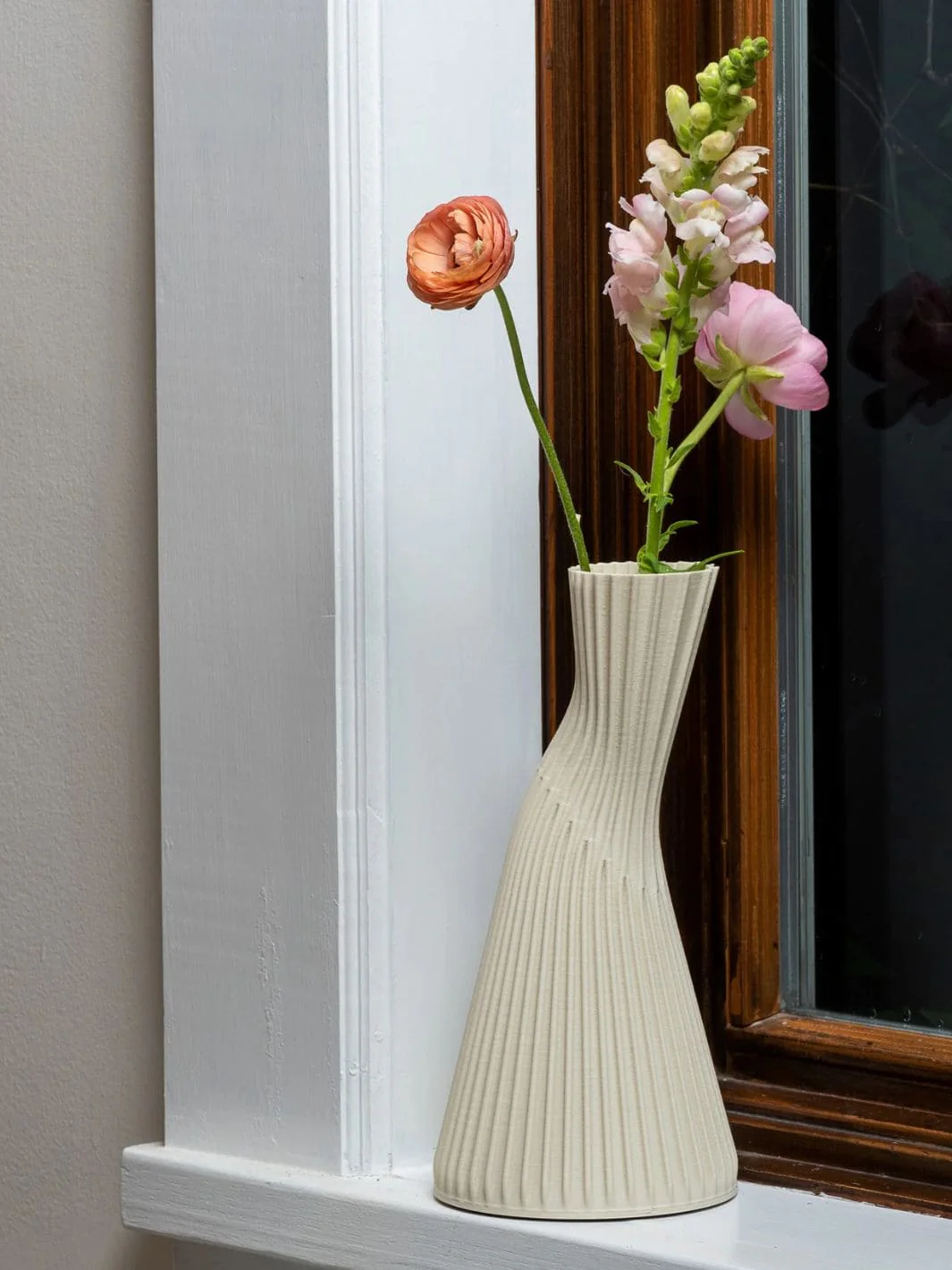Conan Vase - Eggshell - Image 2