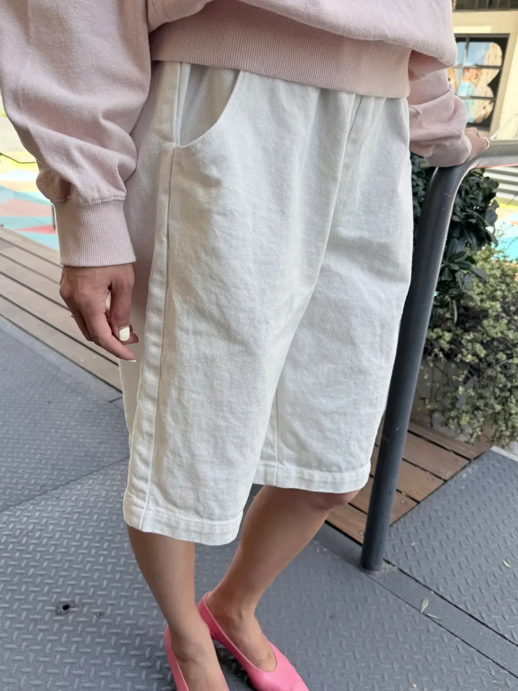 Liam Bermuda Shorts - Milk - Image 2