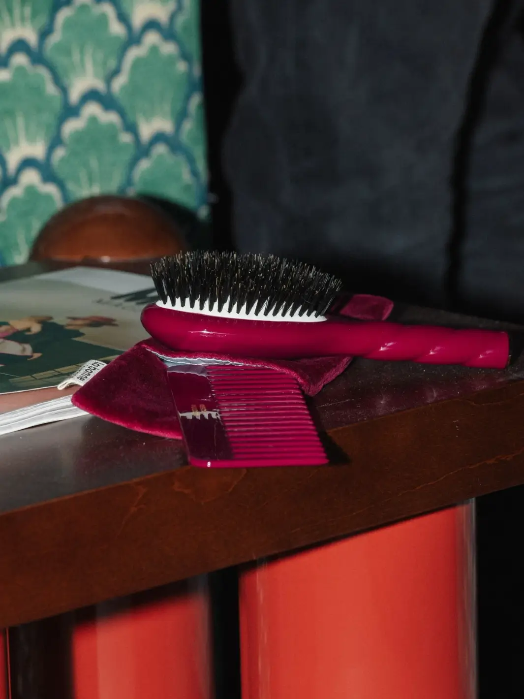 N.01 Small The Shine & Care Hairbrush The Universal Brush - Image 8