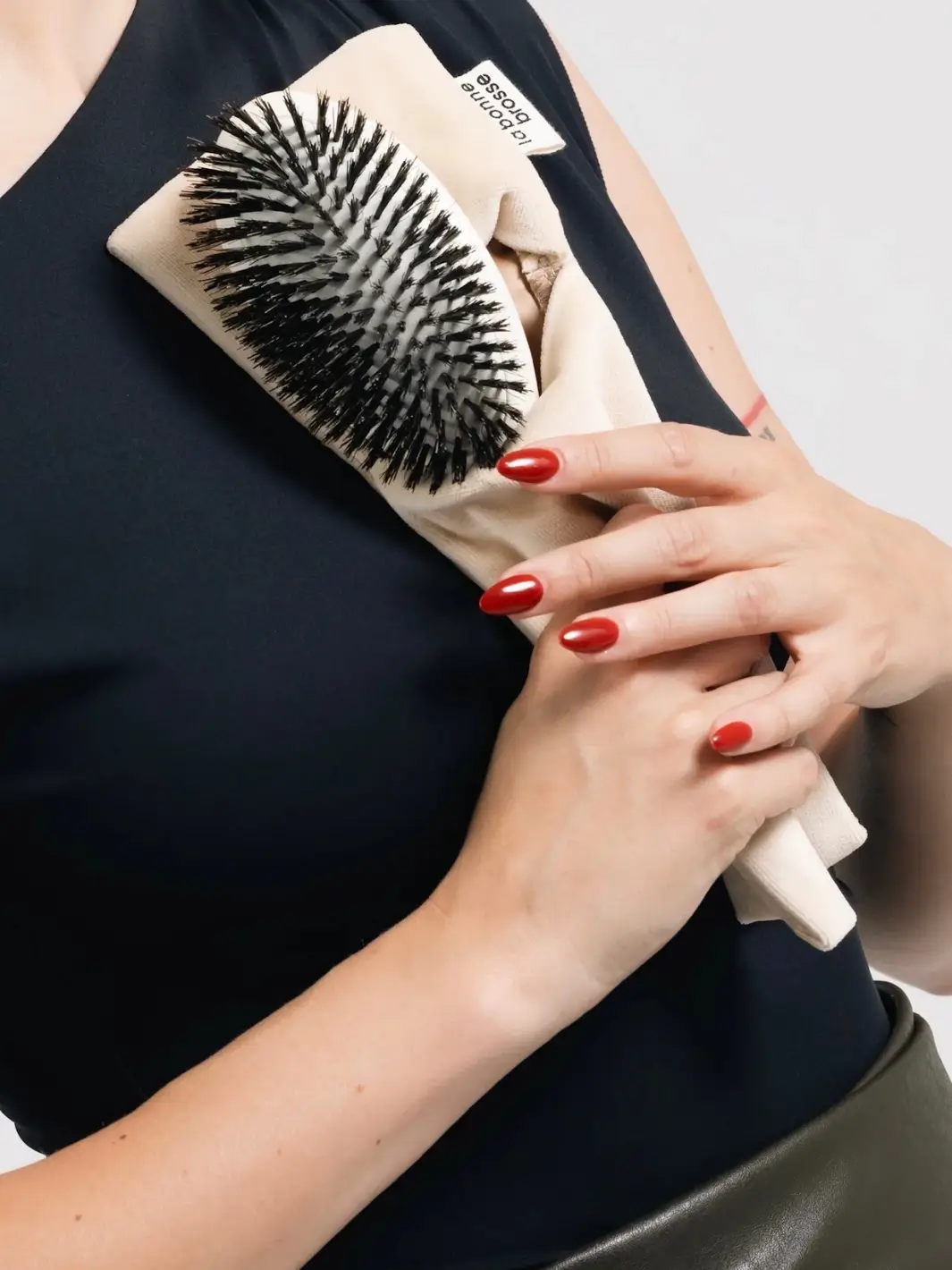 N.01 Large The Shine & Care Hairbrush The Universal Brush - Image 38