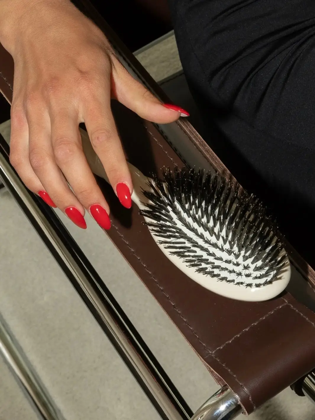 N.01 Large The Shine & Care Hairbrush The Universal Brush - Image 39
