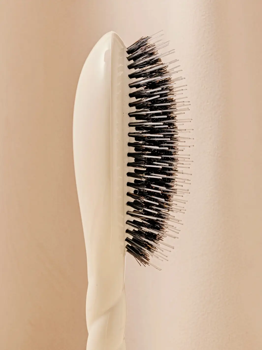 N.02 Large The Essential Detangling & Conditioning Brush - Image 23