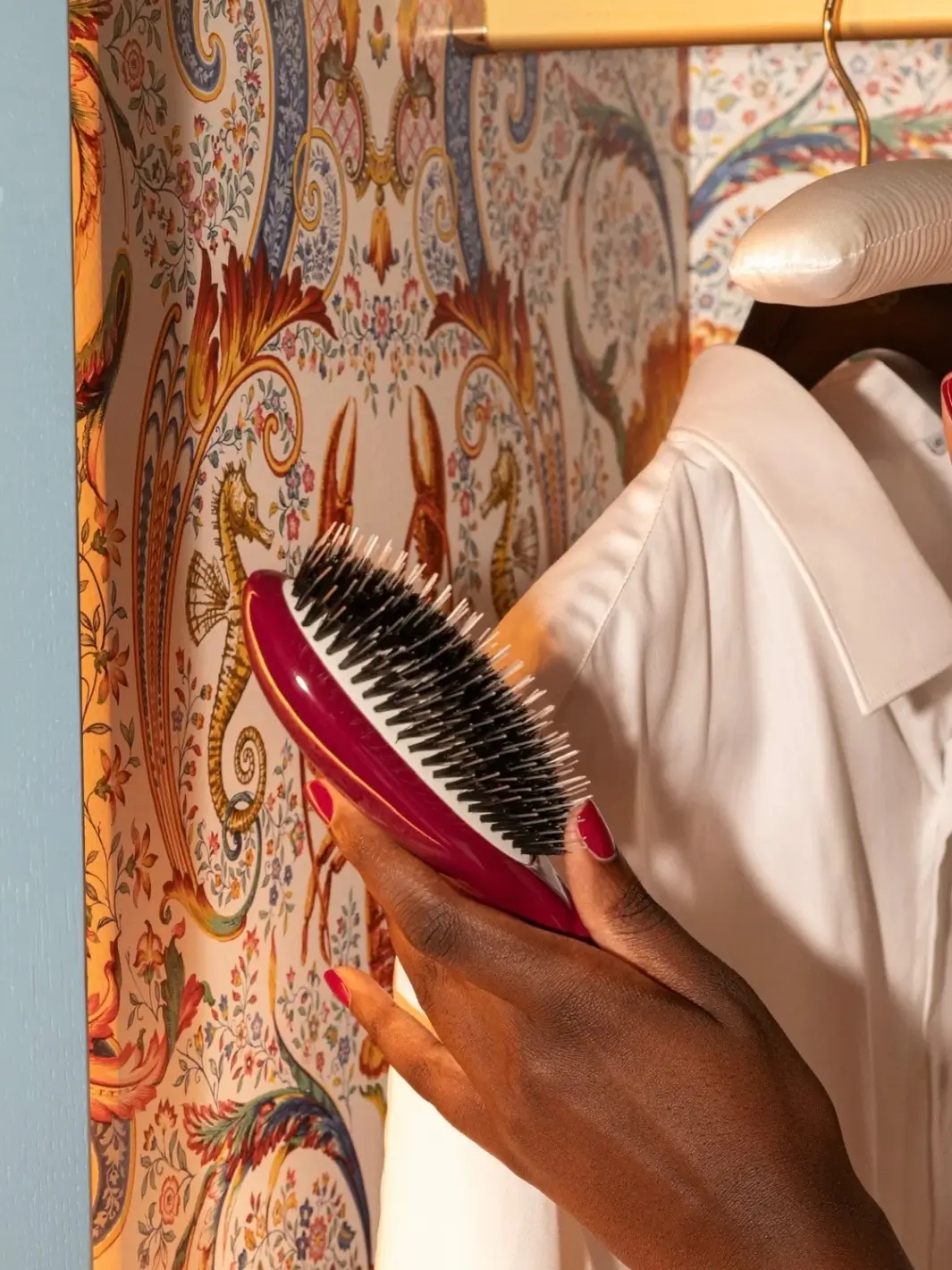 N.02 Large The Essential Detangling & Conditioning Brush - Image 3