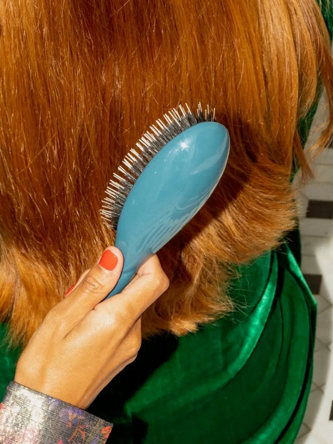 N.02 Large The Essential Detangling & Conditioning Brush - Image 33
