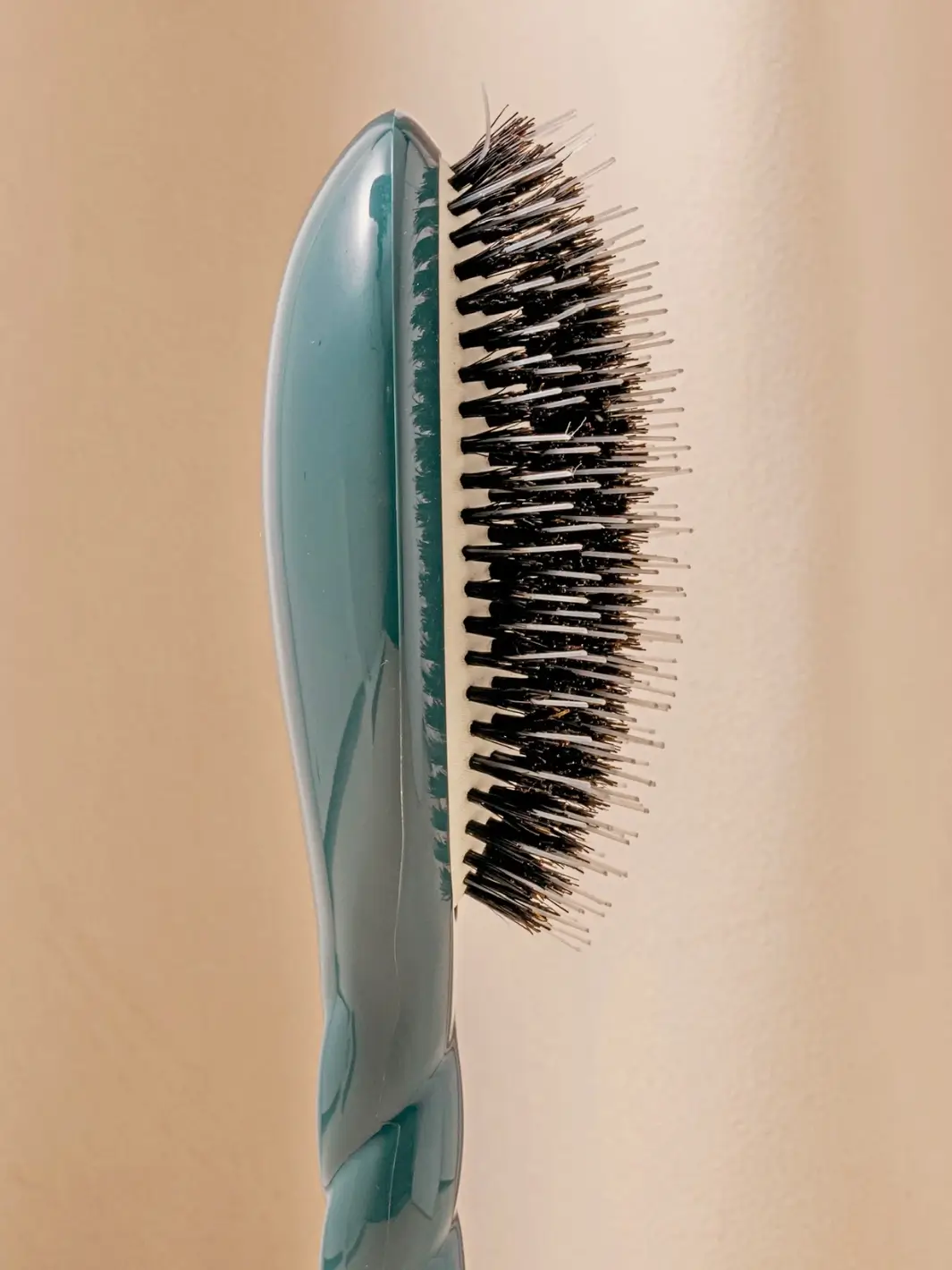 N.02 Large The Essential Detangling & Conditioning Brush - Image 36