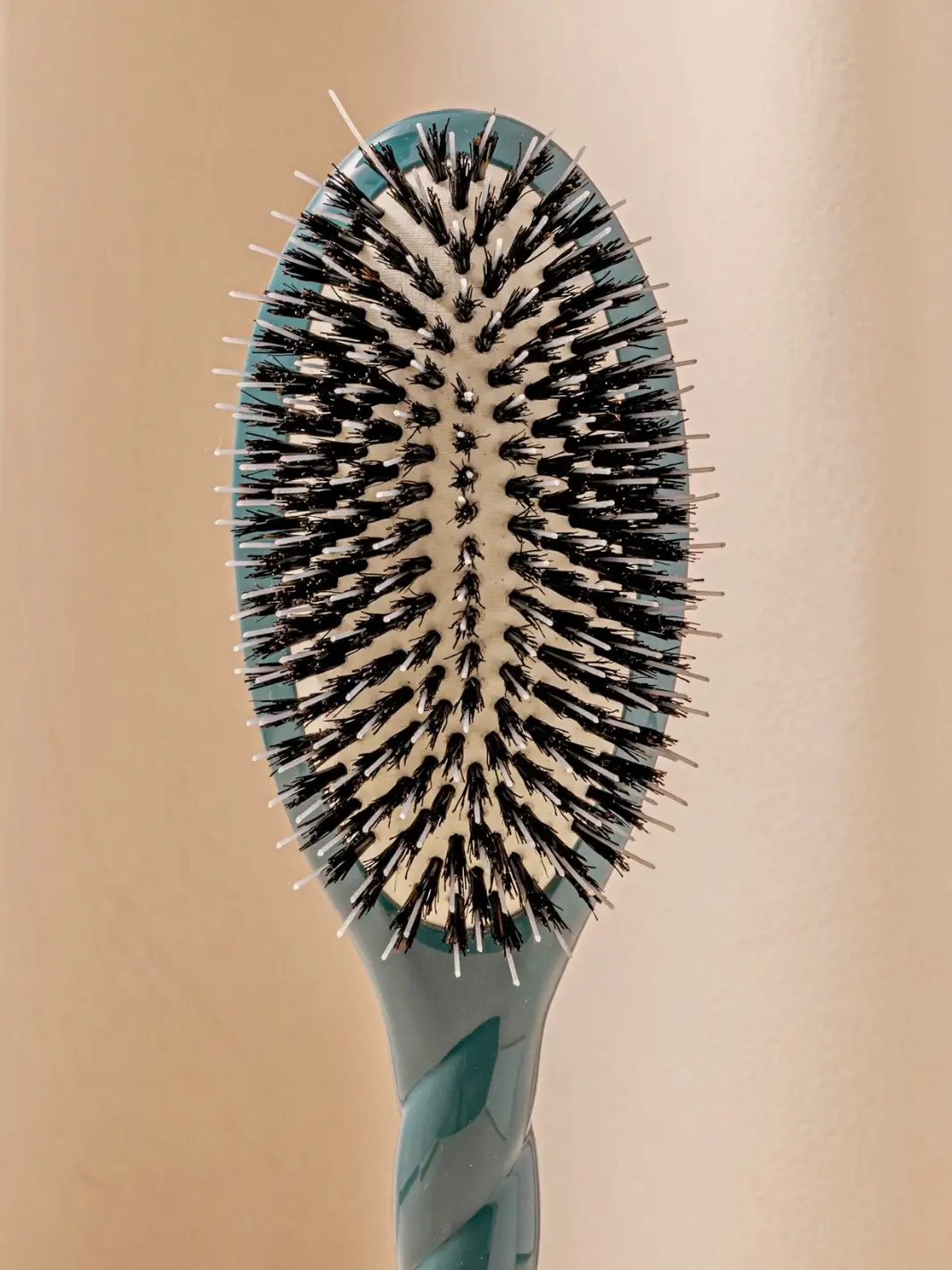 N.02 Large The Essential Detangling & Conditioning Brush - Image 37