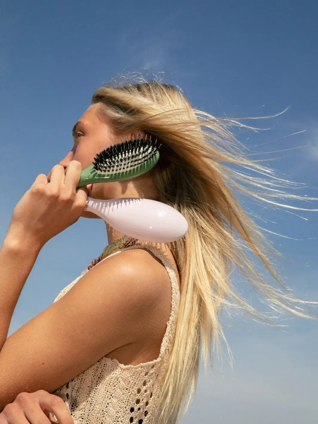 N.02 Small The Essential Detangling & Conditioning Brush - Image 11