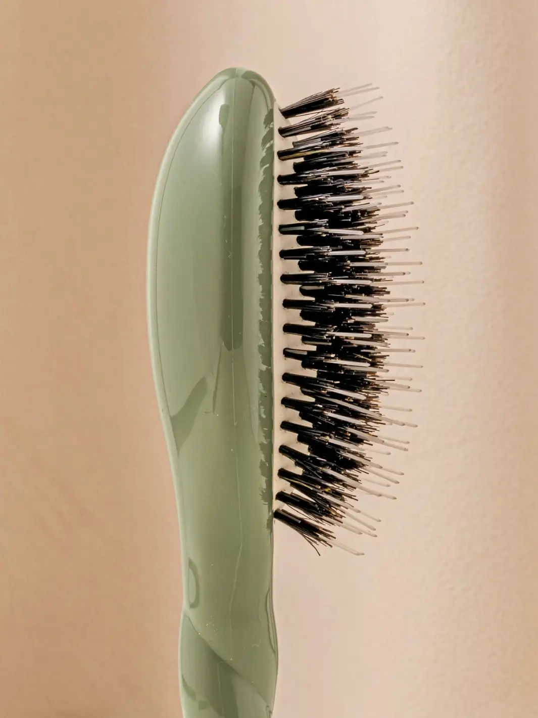N.02 Small The Essential Detangling & Conditioning Brush - Image 13