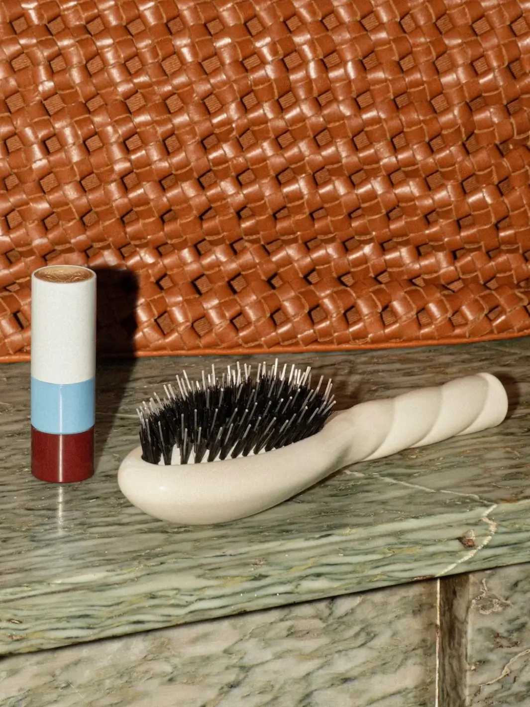 N.02 Small The Essential Detangling & Conditioning Brush - Image 17