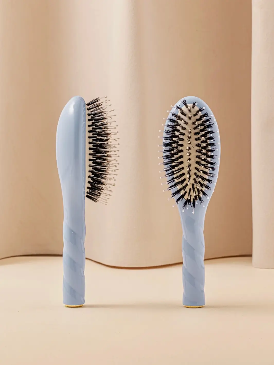 N.03 Small The Essential Softness & Sensitive Scalp Brush - Image 11