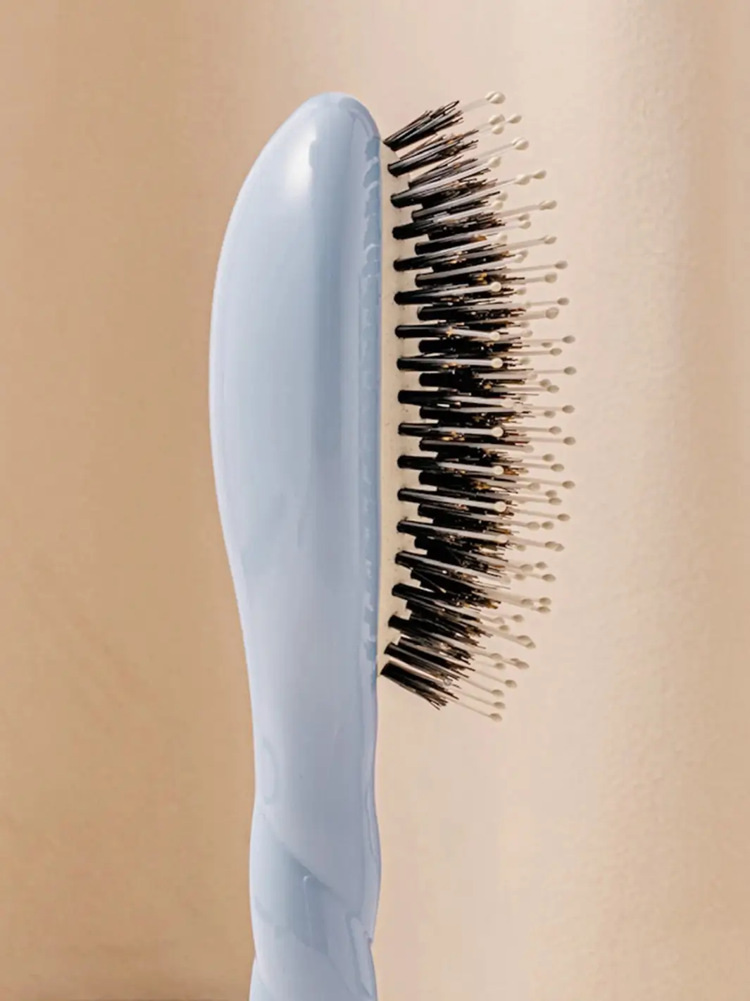 N.03 Small The Essential Softness & Sensitive Scalp Brush - Image 12