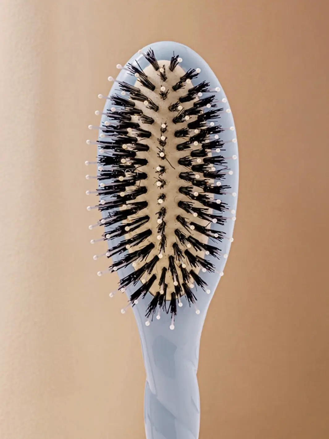 N.03 Small The Essential Softness & Sensitive Scalp Brush - Image 13