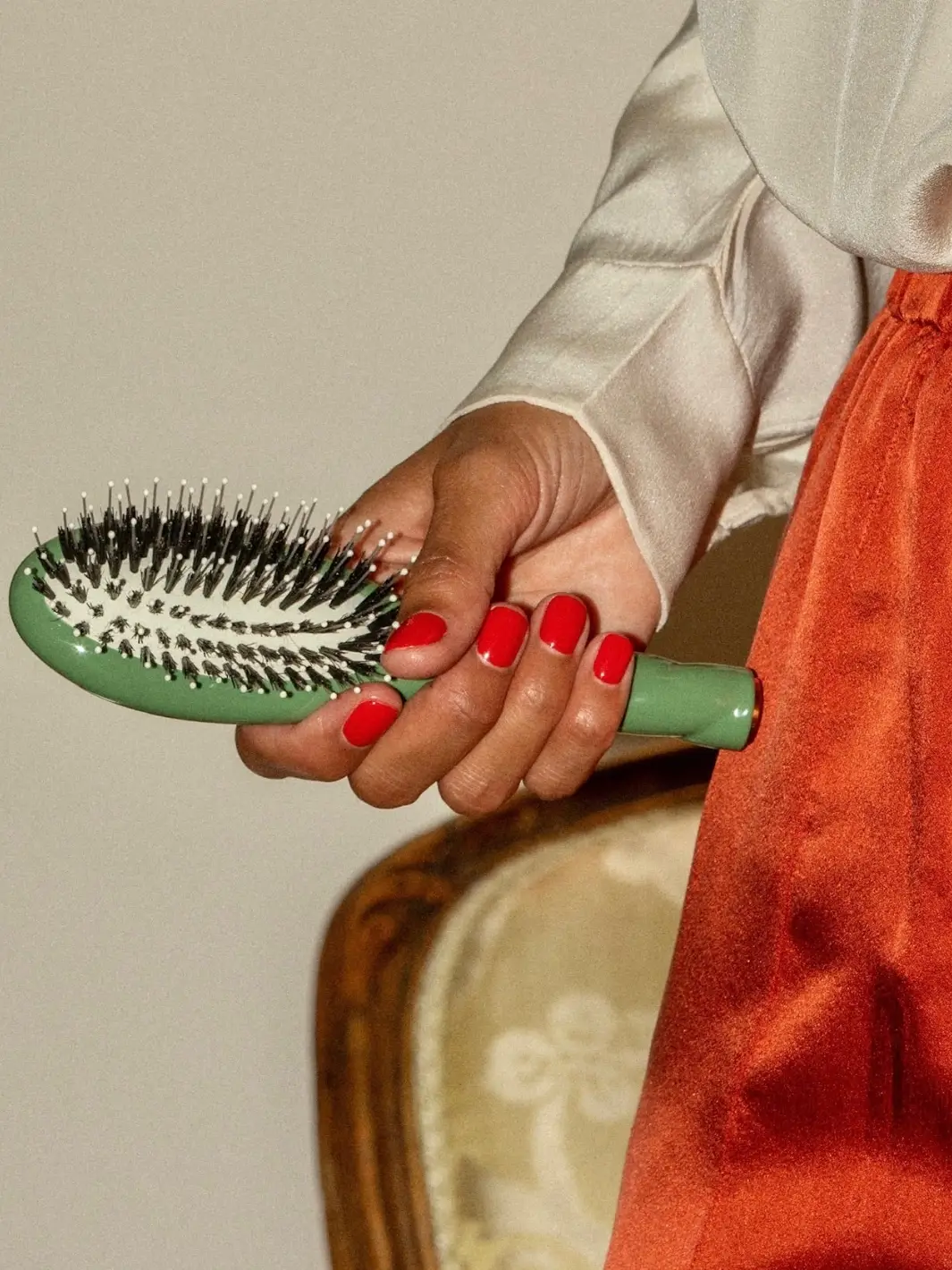N.03 Small The Essential Softness & Sensitive Scalp Brush - Image 16