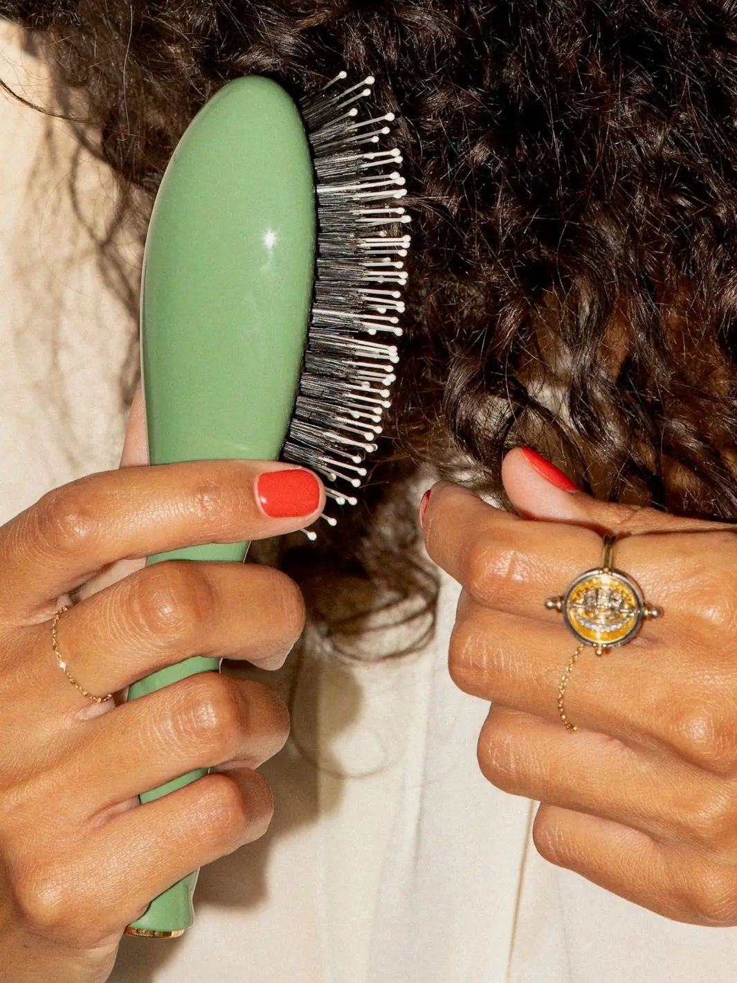 N.03 Small The Essential Softness & Sensitive Scalp Brush - Image 17