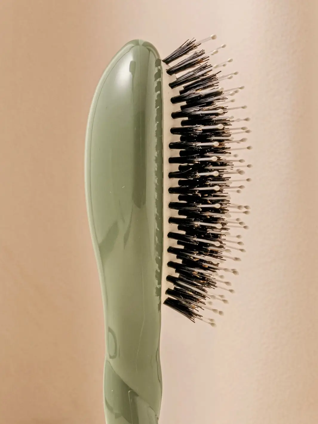 N.03 Small The Essential Softness & Sensitive Scalp Brush - Image 19