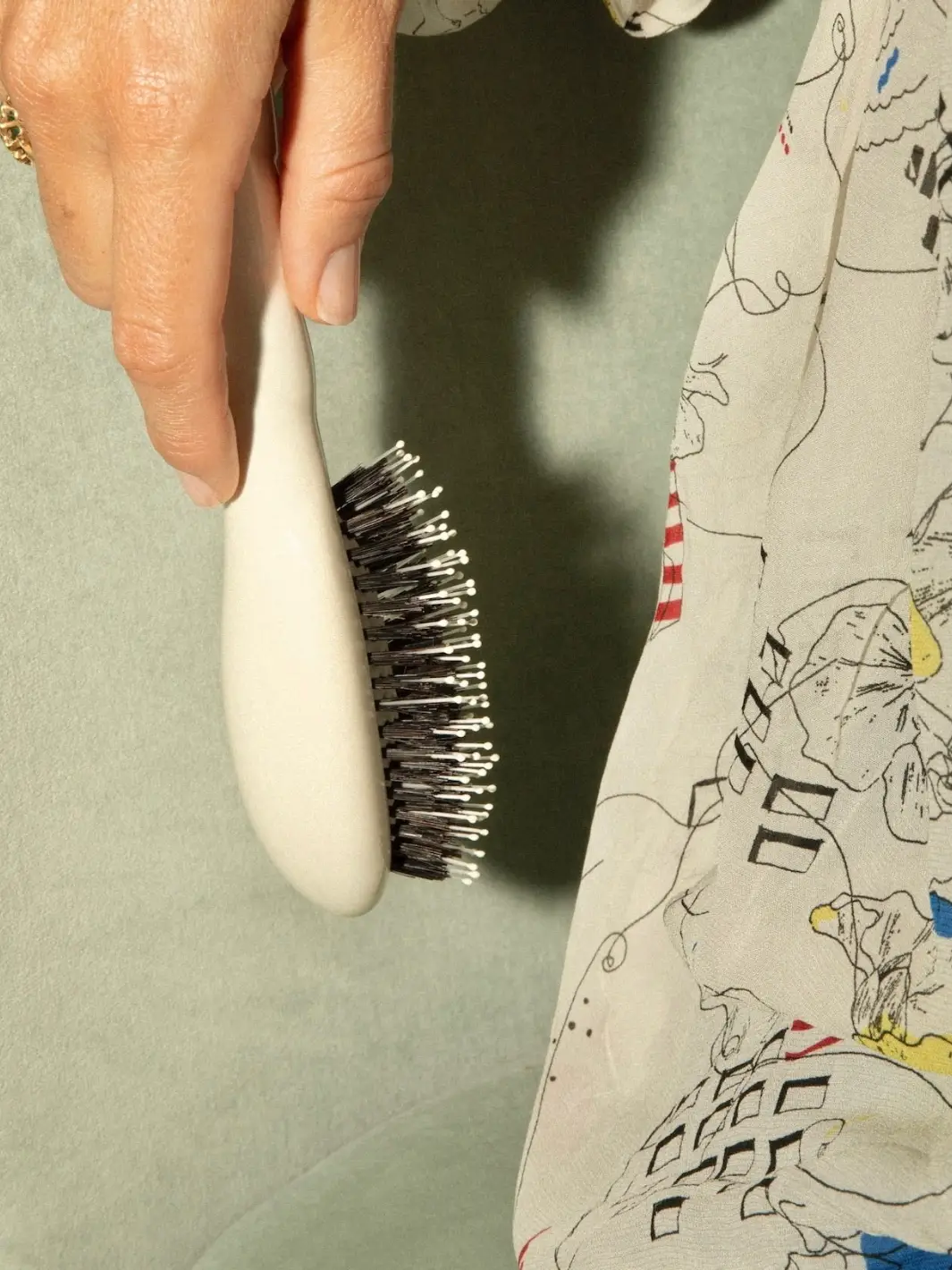 N.03 Small The Essential Softness & Sensitive Scalp Brush - Image 23