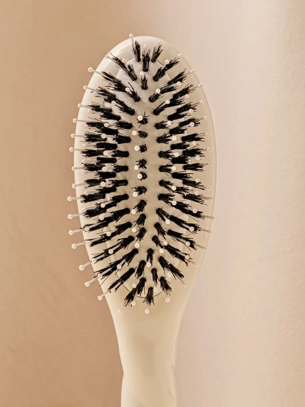 N.03 Small The Essential Softness & Sensitive Scalp Brush - Image 26
