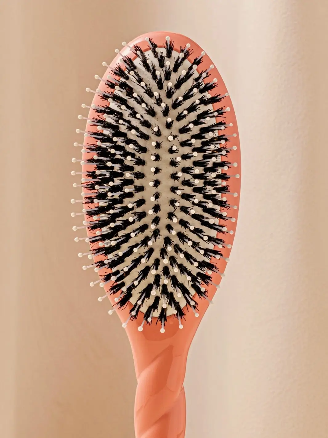 N.03 Large The Essential Softness & Sensitive Scalp Brush - Image 16