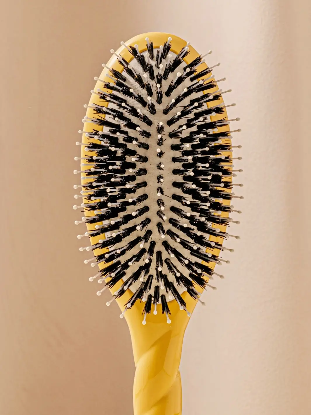 N.03 Large The Essential Softness & Sensitive Scalp Brush - Image 23