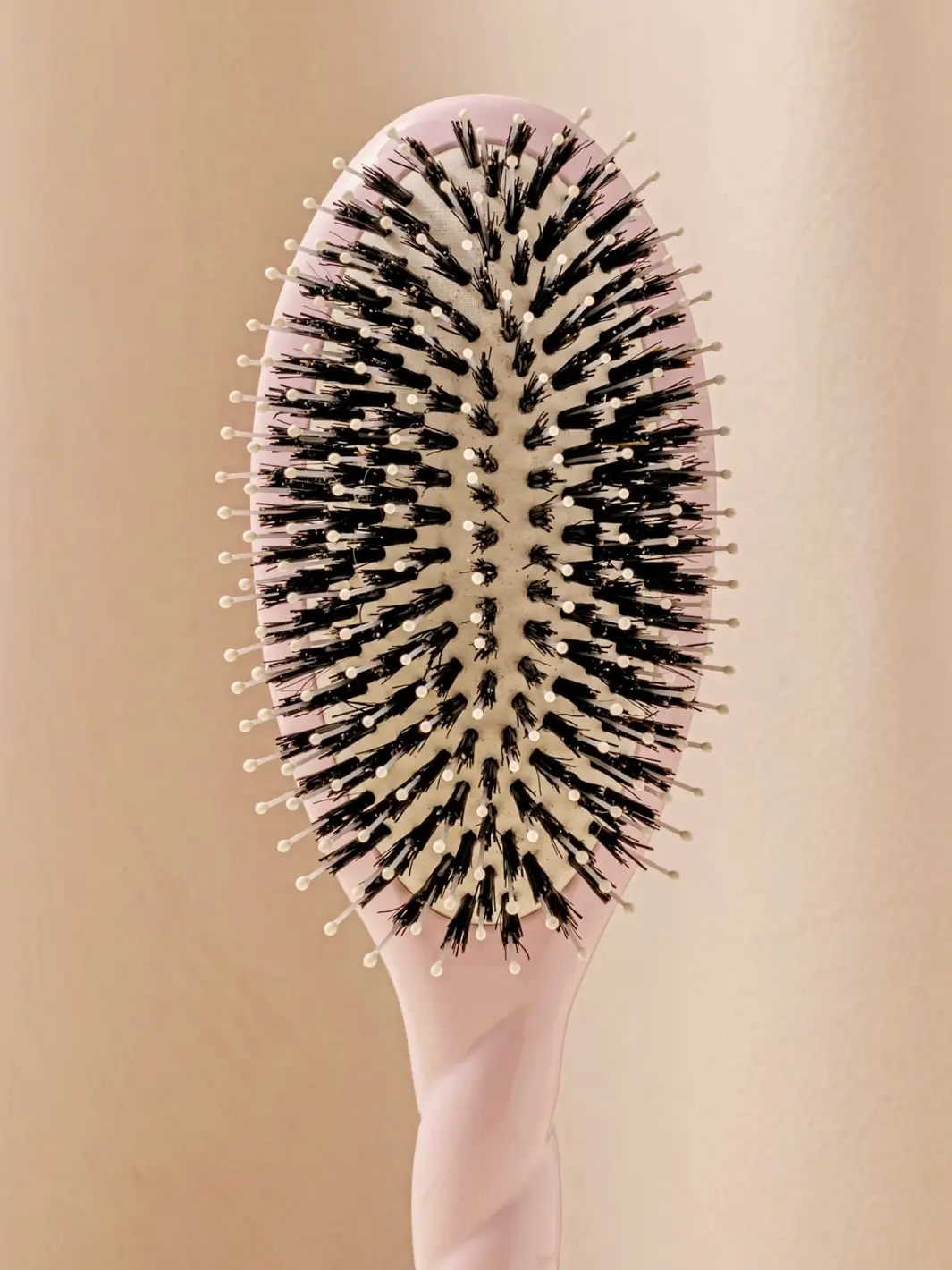 N.03 Large The Essential Softness & Sensitive Scalp Brush - Image 39