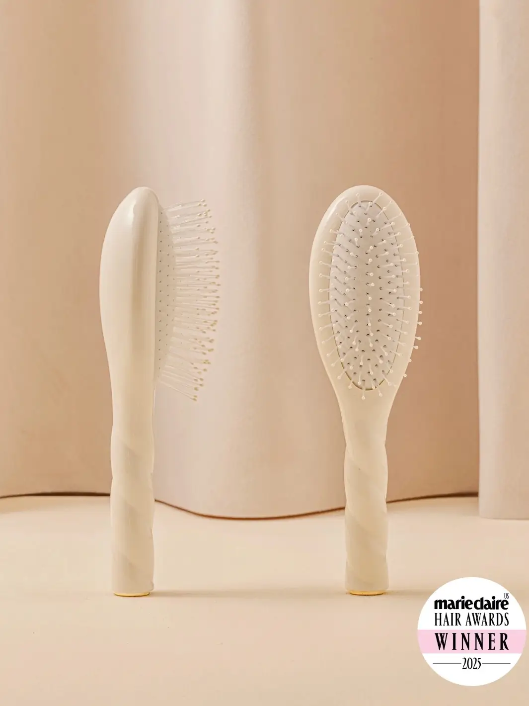 N.04 Small The Detangling & Massaging Miracle Brush - Image 4