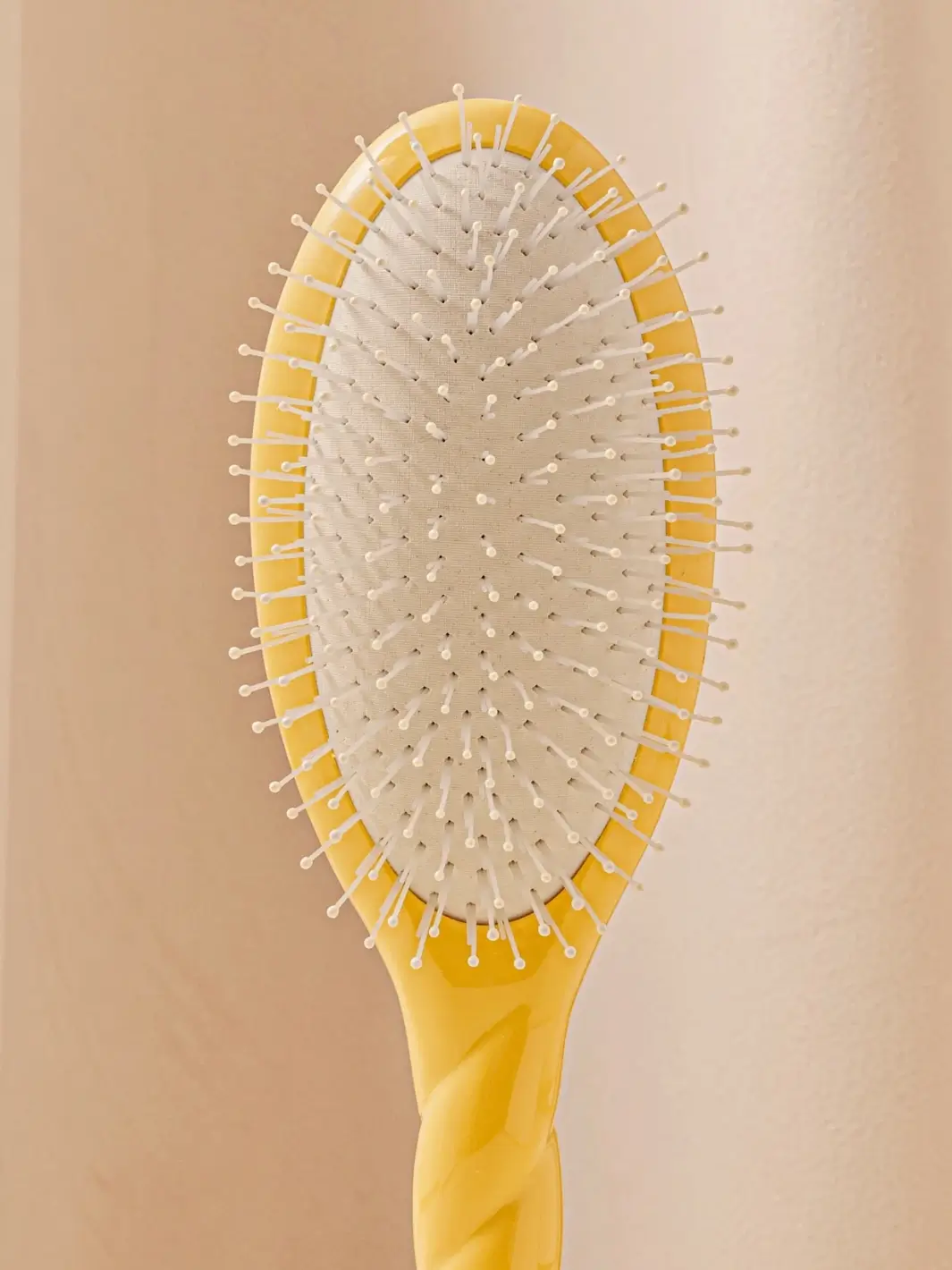 N.04 Large The Detangling & Massaging Miracle Brush - Image 12