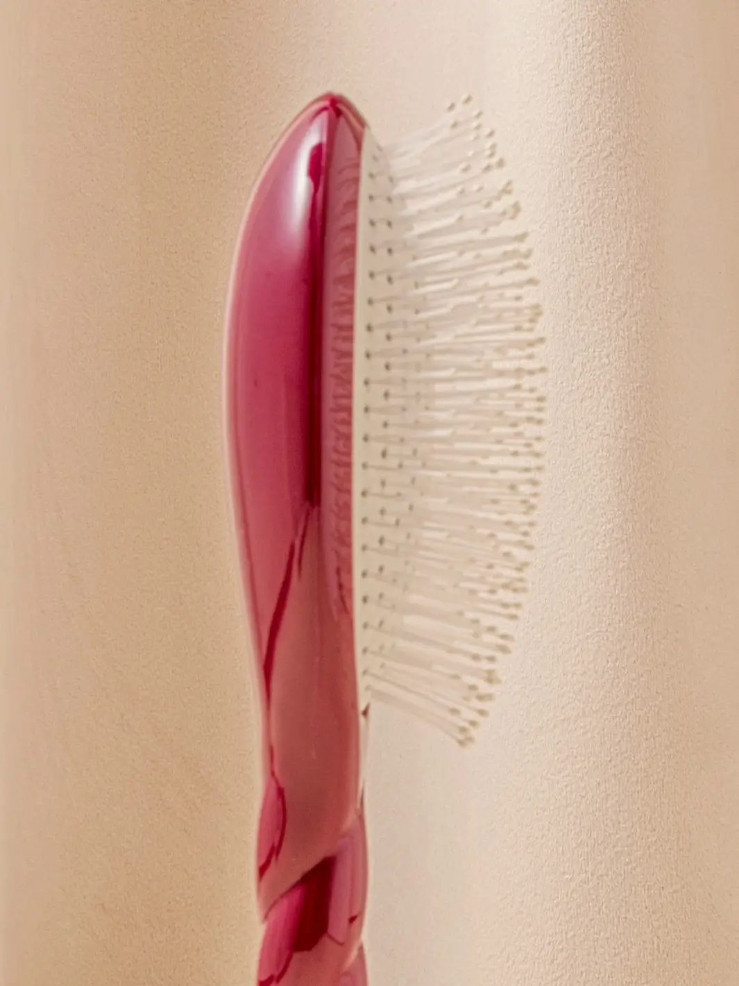 N.04 Large The Detangling & Massaging Miracle Brush - Image 5