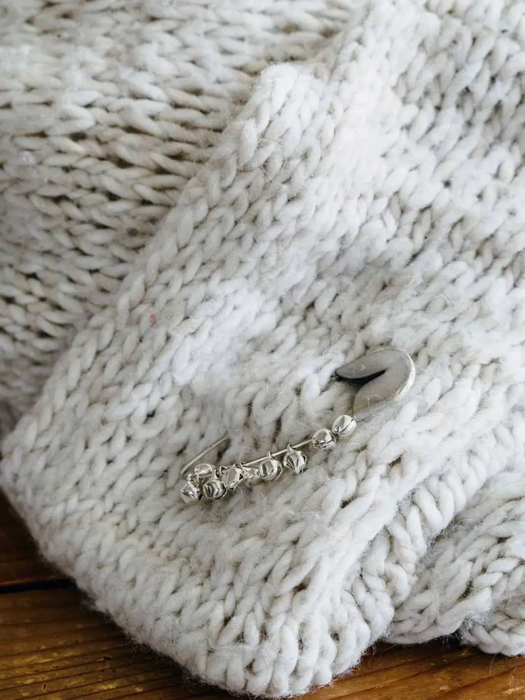 Silver Safety Pin Bell (S) - Image 2
