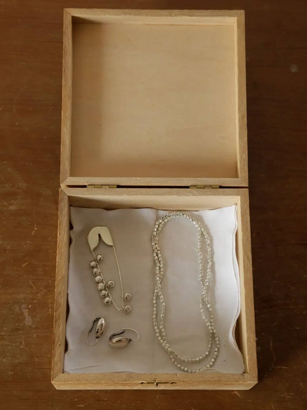 Silver Safety Pin Bell (S) - Image 3