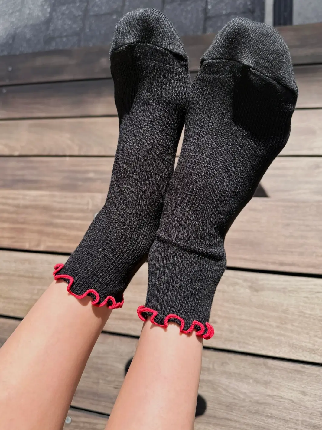 The Petite Ruffled Modal Socks - Black / Red - Image 4